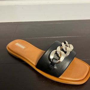 NWT Aldo sandals with gold chain accent
